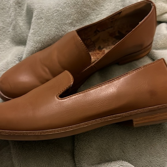 Shoes - Picture 2 of 3